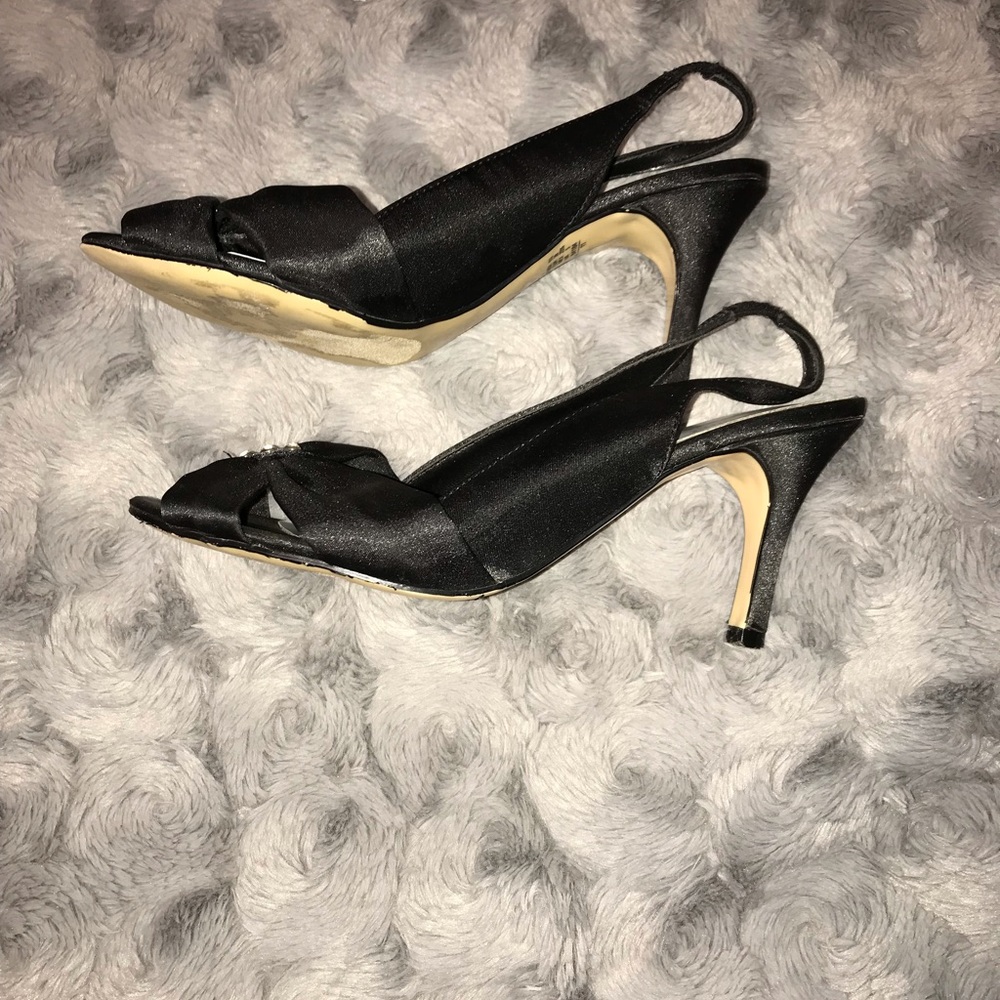 Heels - Picture 2 of 7